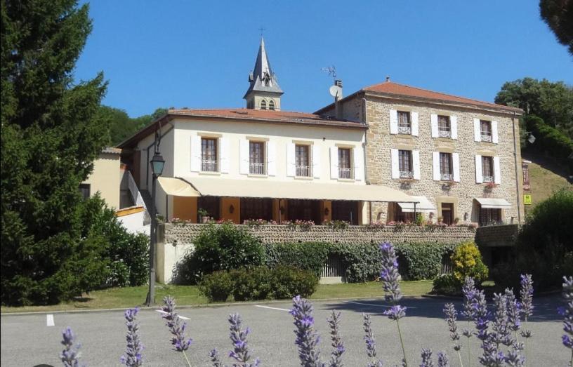 Logis Hotel-Restaurant Le Relais أوتريف المظهر الخارجي الصورة