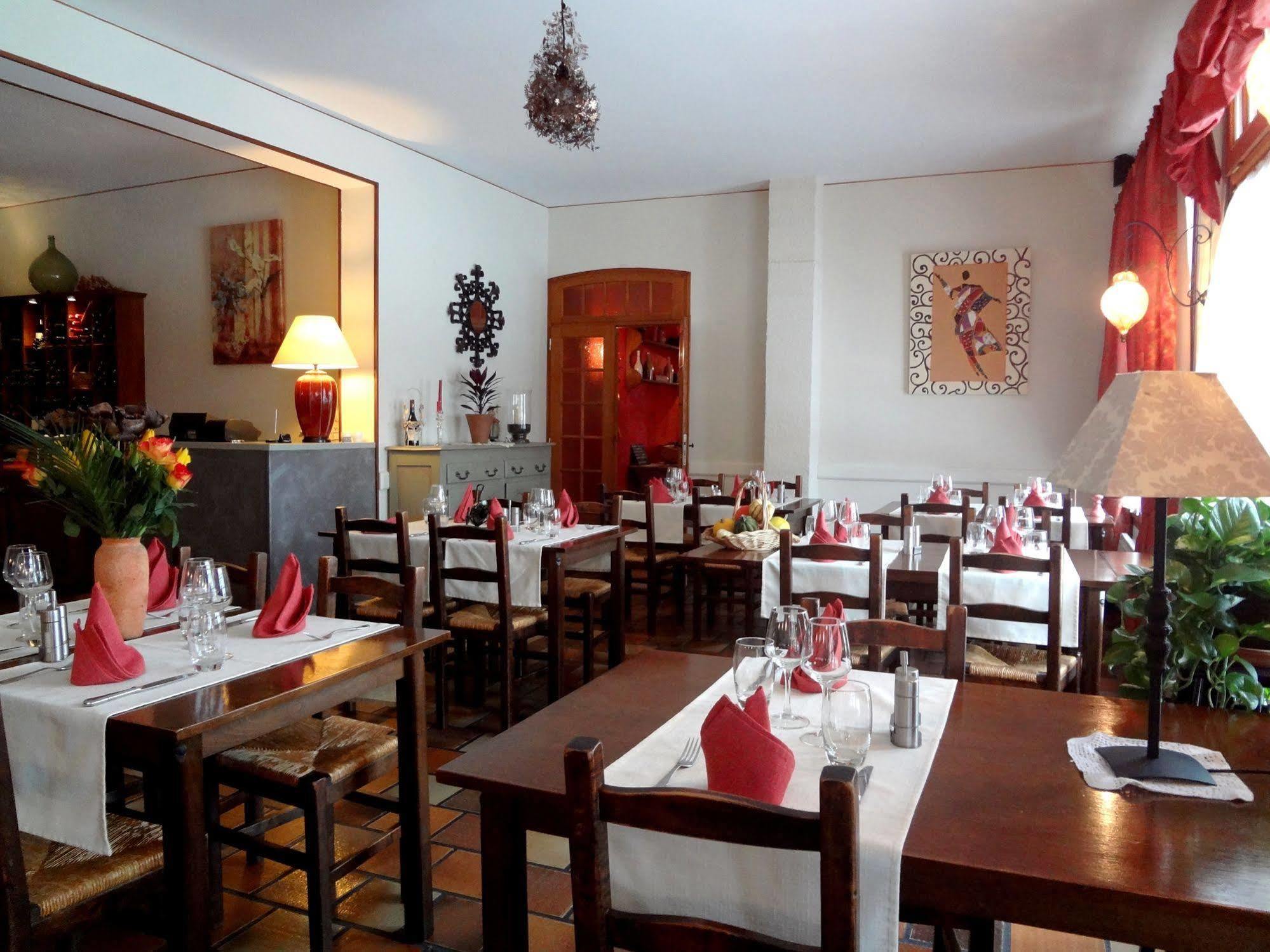 Logis Hotel-Restaurant Le Relais أوتريف المظهر الخارجي الصورة