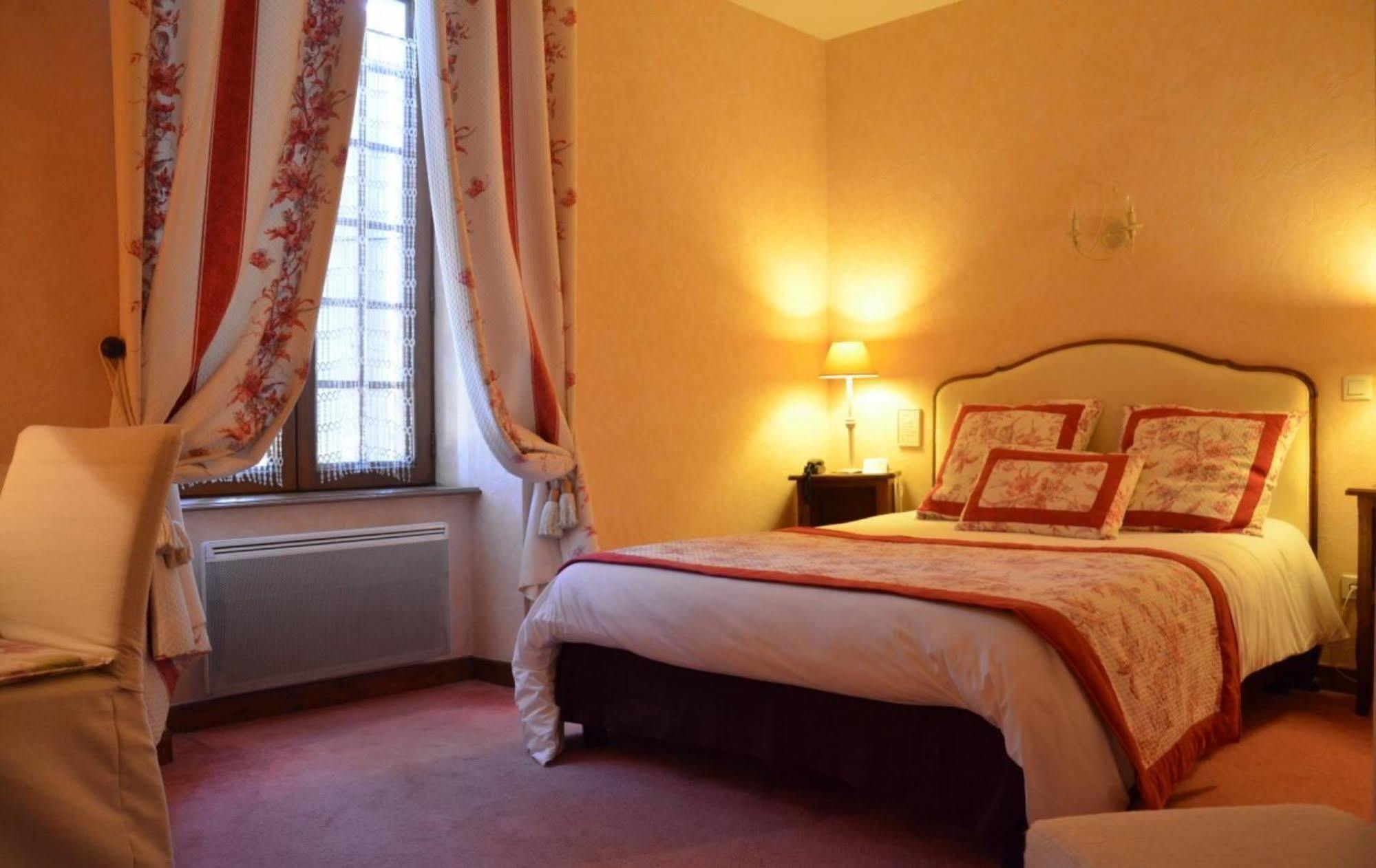 Logis Hotel-Restaurant Le Relais أوتريف المظهر الخارجي الصورة